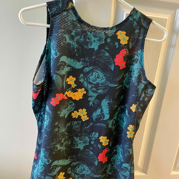 PEARL iZUMi Womens Mesh Tank Size L - Picture 2 of 5